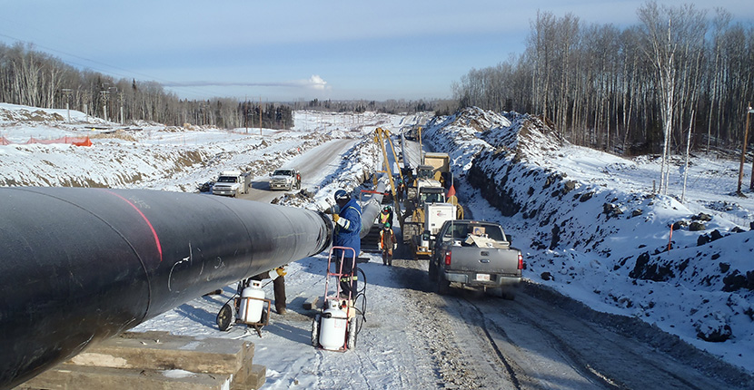 Pipeline - Coating crew Enbridge woodland south crew, jasonwoodhead23, CC BY 2.0
